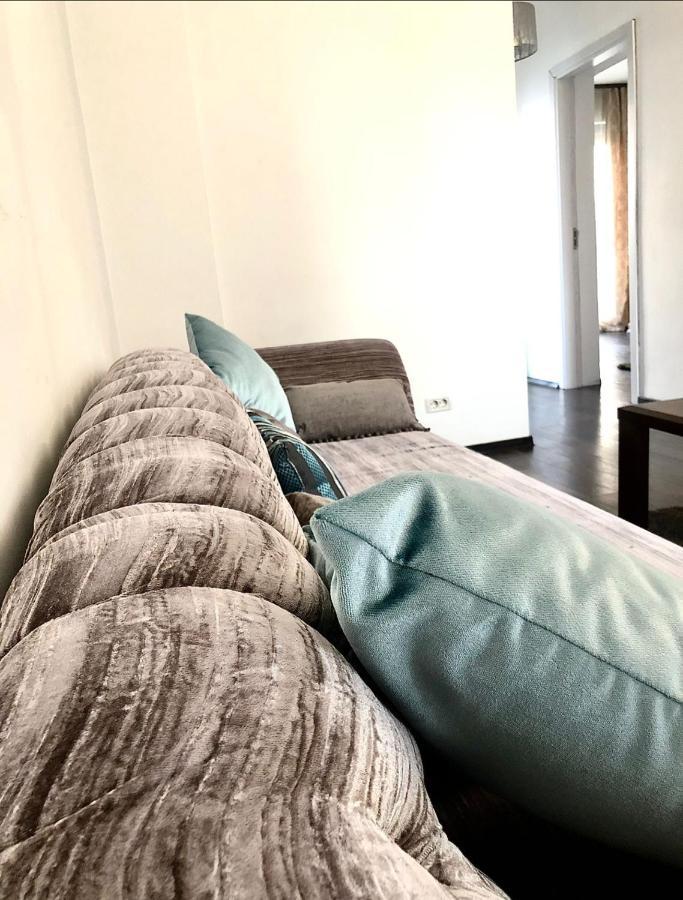 The Unique Apartment Roşu 외부 사진